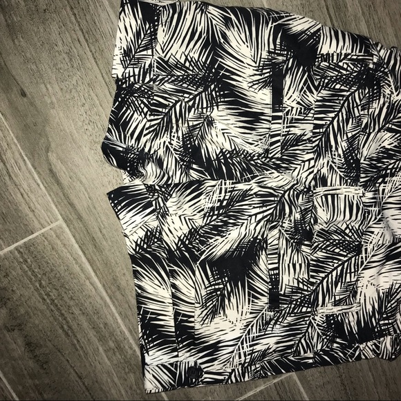 Guess romper - Picture 3 of 4